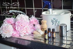 Eco Home | Cleaning Home with Soda, Vinegar and Essential Oils